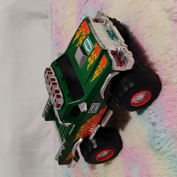 Hess Vintage 2007 Collectible Truck Works Perfect See Video